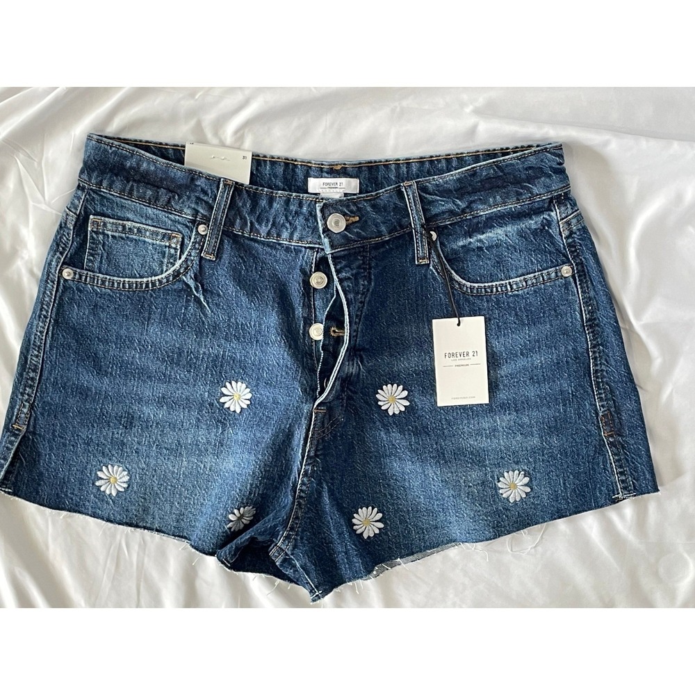 Forever 21 Premium Daisy Embroidered Denim Shorts Blue Button Fly Size 31 NWT